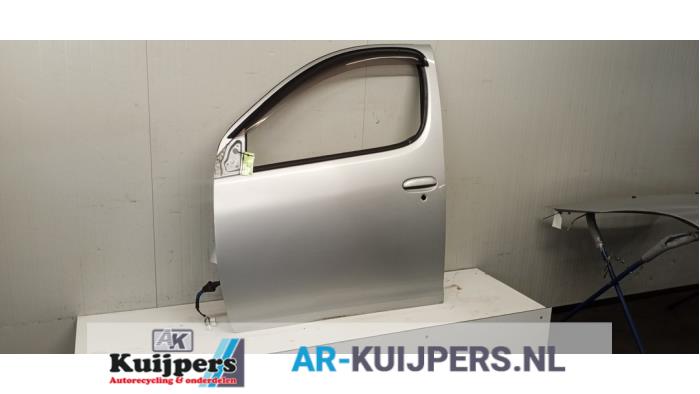 Portier 4Deurs links-voor - Toyota Yaris Verso