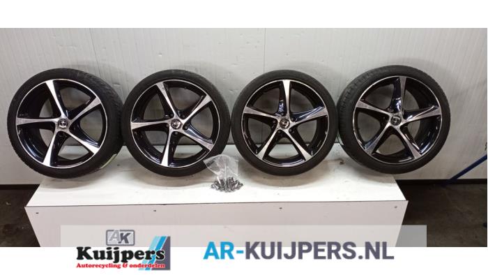 Sportvelgenset + banden - Seat Leon