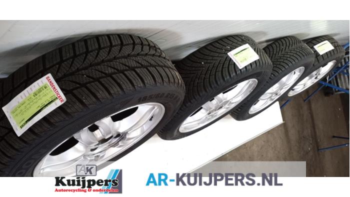 Sportvelgenset + banden - Renault Clio