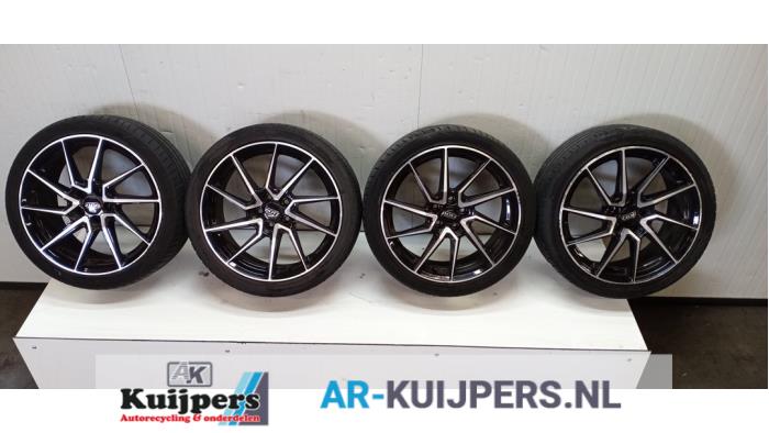 Sportvelgenset + banden - Seat Ibiza