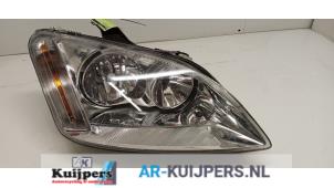 Gebruikte Rechter Koplamp Ford Focus C-Max 1.6 16V Prijs € 70,00 Margeregeling aangeboden door Autorecycling Kuijpers
