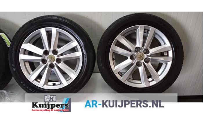 Sportvelgenset + banden - Mitsubishi Grandis