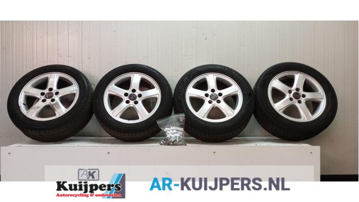 Sportvelgenset + banden - Saab 9-5