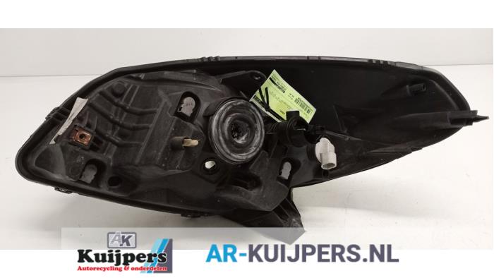 Koplamp rechts - Dacia Sandero