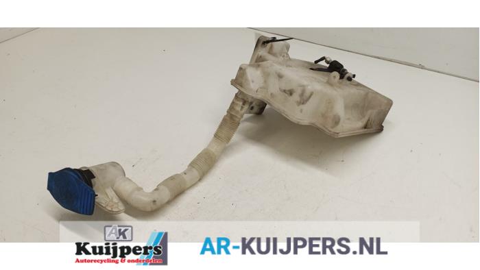Ruitensproeiertank voor - Volkswagen Scirocco