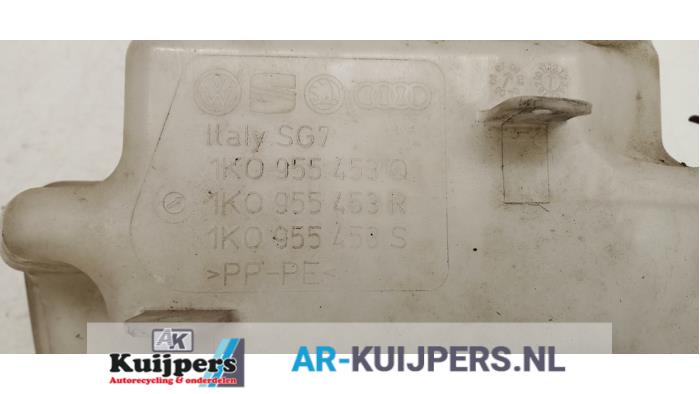 Ruitensproeiertank voor - Volkswagen Scirocco