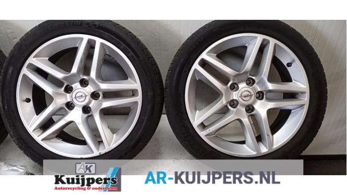 Sportvelgenset + winterbanden - Opel Astra
