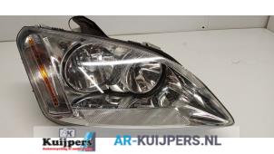 Gebruikte Rechter Koplamp Ford Focus C-Max 1.8 16V Prijs € 70,00 Margeregeling aangeboden door Autorecycling Kuijpers