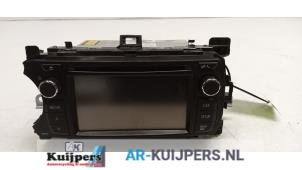 Gebruikte Radio Toyota Yaris III (P13) 1.5 16V Hybrid Prijs € 250,00 Margeregeling aangeboden door Autorecycling Kuijpers