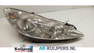 Gebruikte Rechter Koplamp Peugeot 308 SW (4E/H) 1.6 16V THP 175 Prijs € 30,00 Margeregeling aangeboden door Autorecycling Kuijpers