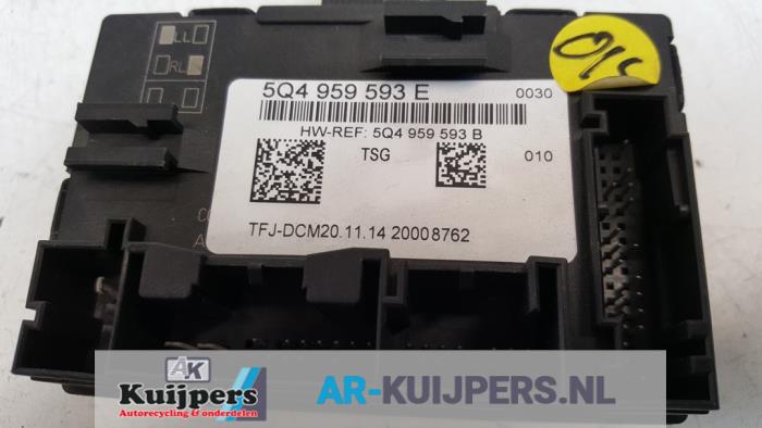 Centrale Deurvergrendelings Module - Volkswagen Passat