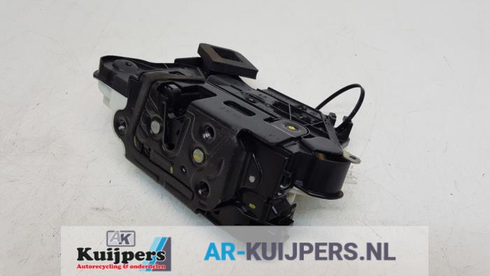 Deurslot Mechaniek 4Deurs links-voor - Volkswagen Passat