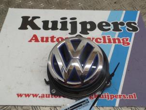 Gebruikte Handgreep Achterklep Volkswagen Golf VII (AUA) e-Golf Prijs € 15,00 Margeregeling aangeboden door Autorecycling Kuijpers