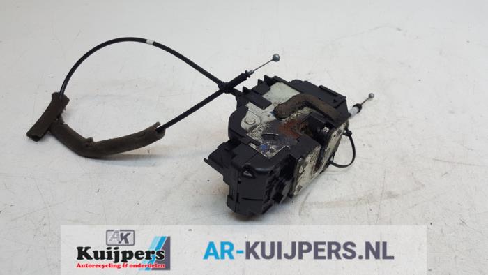 Deurslot Mechaniek 4Deurs rechts-voor - Nissan Pathfinder