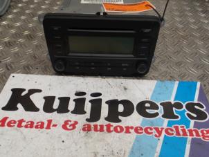 Gebruikte Radio Volkswagen Golf Plus (5M1/1KP) 1.9 TDI 105 Prijs € 56,00 Margeregeling aangeboden door Autorecycling Kuijpers