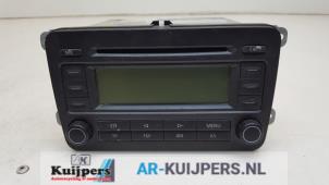 Gebruikte Radio CD Speler Volkswagen Golf V (1K1) 1.9 TDI Prijs € 30,00 Margeregeling aangeboden door Autorecycling Kuijpers