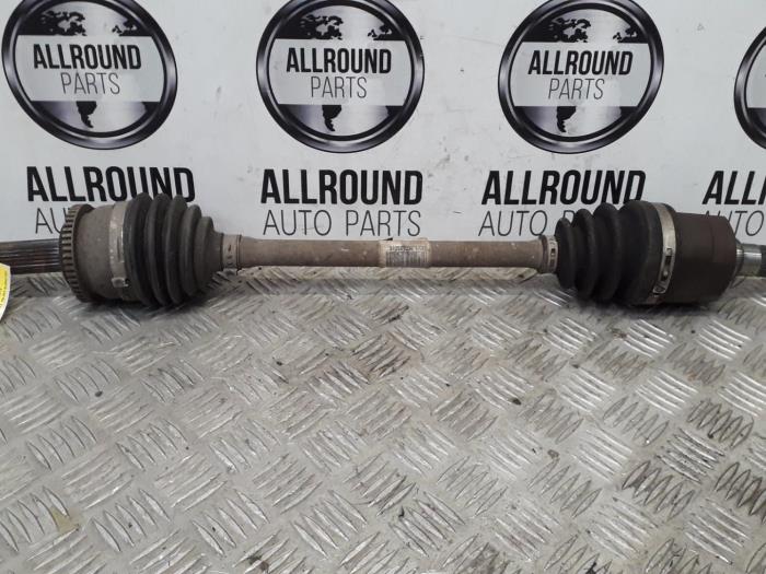 Gebruikte Steekas links-voor Hyundai i20 1.2i 16V Prijs op aanvraag aangeboden door AllroundCarParts