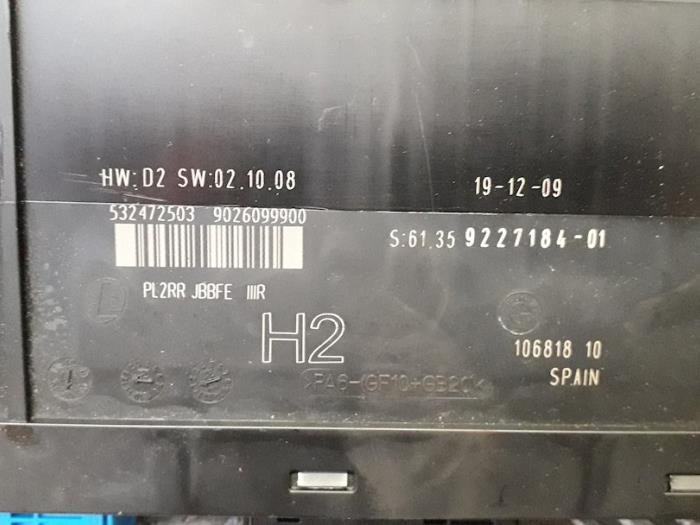 Computer Body Control van een BMW X1 (E84) sDrive 18d 2.0 16V 2010