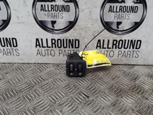 Gebruikte Hoogteregelaar vering Rechts-voor Renault Twingo II (CN) Prijs op aanvraag aangeboden door AllroundCarParts