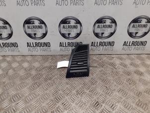 Gebruikte Luchtrooster Dashboard BMW 1 serie (E87/87N) Prijs op aanvraag aangeboden door AllroundCarParts