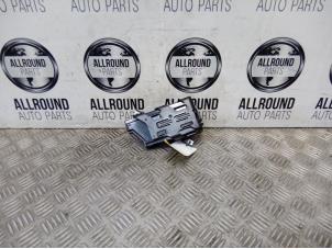 Gebruikte Regelunit Multi Media Volkswagen Polo V (6R) Prijs € 45,00 Margeregeling aangeboden door AllroundCarParts