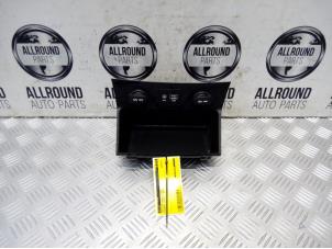 Gebruikte AUX/USB aansluiting Hyundai Tucson (TL) Prijs € 45,00 Margeregeling aangeboden door AllroundCarParts