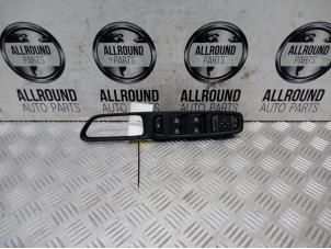 Gebruikte Schakelblok ruiten Renault Captur (2R) Prijs € 60,00 Margeregeling aangeboden door AllroundCarParts