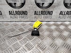 Gebruikte Stoelverwarmings Schakelaar Renault Kadjar (RFEH) Prijs € 10,00 Margeregeling aangeboden door AllroundCarParts