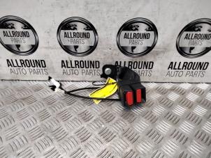 Gebruikte Veiligheidsgordel Insteek midden-achter Renault Kadjar (RFEH) Prijs € 30,00 Margeregeling aangeboden door AllroundCarParts