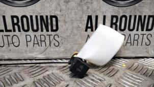 Gebruikte ASR schakelaar Volkswagen Caddy IV Prijs € 10,00 Margeregeling aangeboden door AllroundCarParts