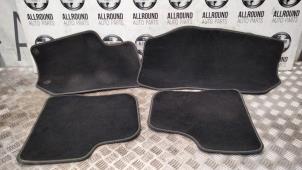 Gebruikte Matten Set Peugeot 208 II (UB/UH/UP) Prijs € 60,00 Margeregeling aangeboden door AllroundCarParts