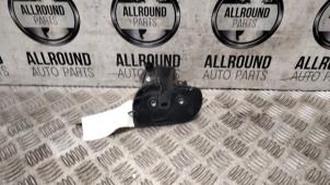 Gebruikte Deurslot Mechaniek 4Deurs rechts-achter Volkswagen Transporter T5 2.0 BiTDI DRF 4 Motion Prijs € 25,00 Margeregeling aangeboden door AllroundCarParts