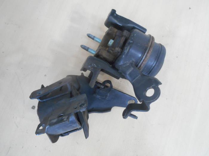 Gebruikte Motorsteun Toyota Avensis (T25/B1D) 2.0 16V D-4D Prijs op aanvraag aangeboden door AllroundCarParts