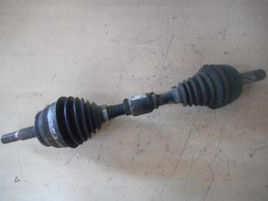 Gebruikte Aandrijfas links-voor Volvo V40 (VW) 1.9 D Prijs op aanvraag aangeboden door AllroundCarParts