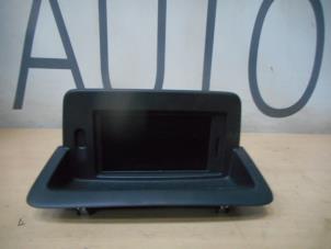 Gebruikte Display Interieur Renault Clio III (BR/CR) 1.2 16V 75 Prijs op aanvraag aangeboden door AllroundCarParts