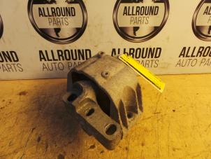 Gebruikte Motorrubber Volkswagen New Beetle (9C1/9G1) 1.6 Prijs op aanvraag aangeboden door AllroundCarParts