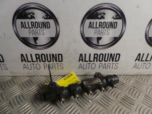 Gebruikte Injector brug Peugeot 308 (4A/C) Prijs € 90,00 Margeregeling aangeboden door AllroundCarParts