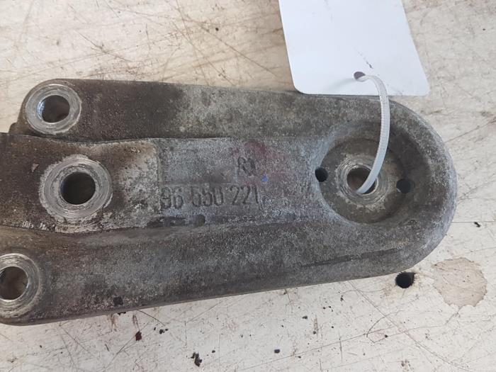 Gebruikte Motorsteun Chevrolet Lacetti (KLAN) 1.6 16V Prijs € 25,00 Margeregeling aangeboden door Autodemontagebedrijf Smit