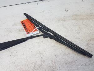 Gebruikte Ruitenwisserarm achter Smart City-Coupé 0.6 Turbo i.c. Smart&Pulse Prijs € 10,00 Margeregeling aangeboden door Autodemontagebedrijf Smit