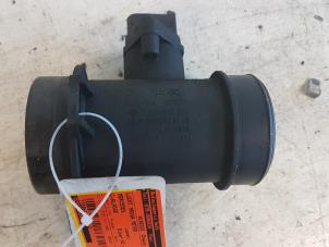 Gebruikte Luchtmassameter Mercedes C (W202) 2.2 C-200 CDI 16V Prijs € 45,00 Margeregeling aangeboden door Autodemontagebedrijf Smit