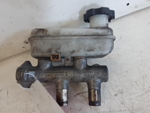 Gebruikte Hoofdremcilinder Hyundai Matrix 1.6 16V Prijs € 30,00 Margeregeling aangeboden door Autodemontagebedrijf Smit