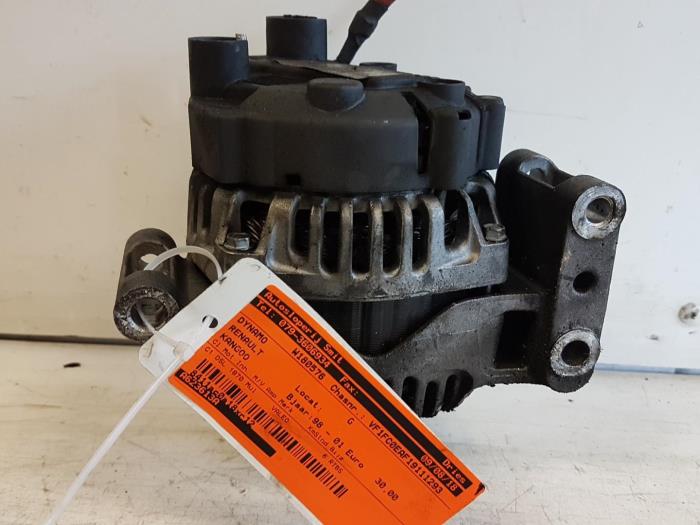 Gebruikte Dynamo Renault Kangoo Express (FC) 1.9 D 65 Prijs € 30,00 Margeregeling aangeboden door Autodemontagebedrijf Smit