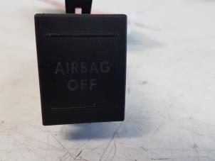 Gebruikte Schakelaar Volkswagen Polo IV (9N1/2/3) 1.2 Prijs € 10,00 Margeregeling aangeboden door Autodemontagebedrijf Smit