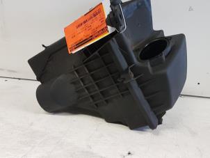 Gebruikte Luchtfilterhuis Ford Focus 2 Wagon 1.6 TDCi 16V 90 Prijs € 15,00 Margeregeling aangeboden door Autodemontagebedrijf Smit