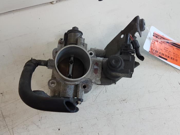Gebruikte Gasklephuis Kia Rio (DC22/24) 1.5 RS,LS 16V Prijs € 15,00 Margeregeling aangeboden door Autodemontagebedrijf Smit