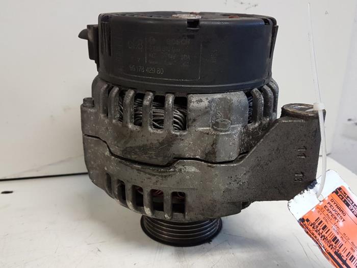Gebruikte Dynamo Peugeot Expert (224) 1.9D Prijs € 40,00 Margeregeling aangeboden door Autodemontagebedrijf Smit