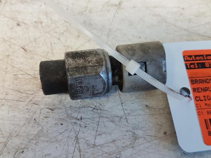 Gebruikte Brandstofdruk sensor Renault Clio II (BB/CB) 1.4 16V Si Prijs € 10,00 Margeregeling aangeboden door Autodemontagebedrijf Smit