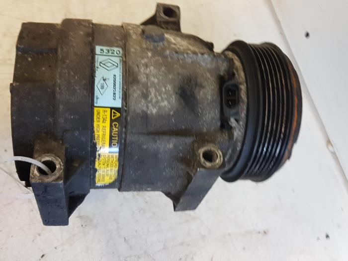 Gebruikte Pomp Airco Renault Laguna II Grandtour (KG) 2.2 dCi 150 16V Prijs € 65,00 Margeregeling aangeboden door Autodemontagebedrijf Smit