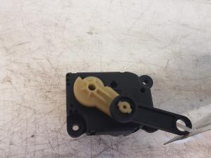 Gebruikte Kachelklep Motor Opel Vectra C Caravan 2.2 DIG 16V Prijs € 20,00 Margeregeling aangeboden door Autodemontagebedrijf Smit