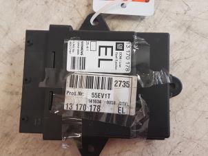 Gebruikte Deur module Opel Vectra C Caravan 2.2 DIG 16V Prijs € 30,00 Margeregeling aangeboden door Autodemontagebedrijf Smit